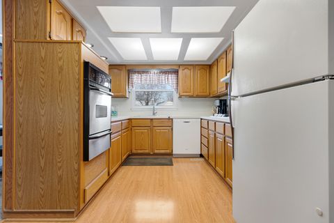 Tiny photo for 620 Chelmsford Lane, Elk Grove Village, IL 60007 (MLS # 12551493)