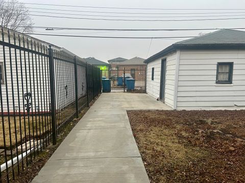 Tiny photo for 12334 S Loomis Street, Calumet Park, IL 60827 (MLS # 12620624)