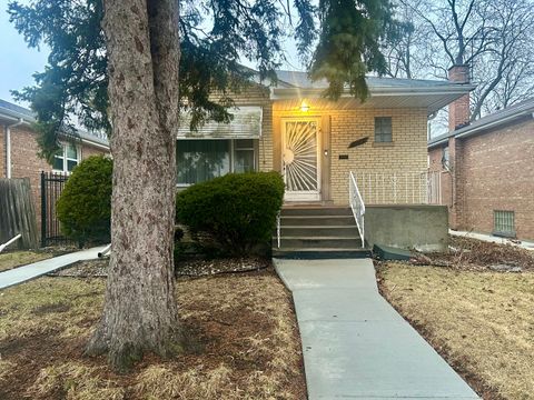 Photo of 12334 S Loomis Street, Calumet Park, IL 60827 (MLS # 12620624)
