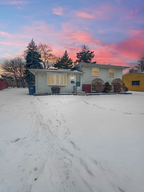 Photo of 17526 Shirley Drive, Lansing, IL 60438 (MLS # 12563226)