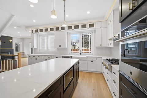 Tiny photo for 38 Washington Street, Glenview, IL 60025 (MLS # 12585740)