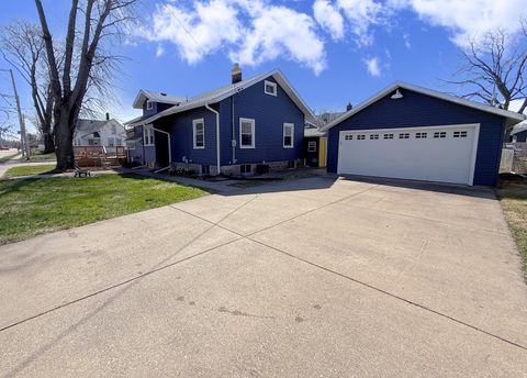 Tiny photo for 621 24th Avenue, Moline, IL 61265 (MLS # 12606940)
