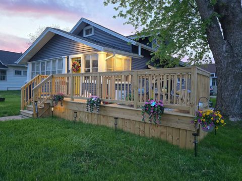 Tiny photo for 621 24th Avenue, Moline, IL 61265 (MLS # 12606940)