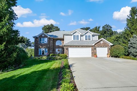 Photo of 8826 Carlisle Court, Darien, IL 60561 (MLS # 12482930) Photo of 8826 Carlisle Court, Darien, IL 60561 (MLS # 12482930)