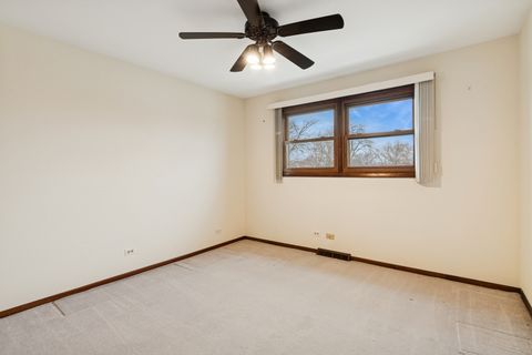 Tiny photo for 43 Inner Circle Drive, Des Plaines, IL 60016 (MLS # 12584254)