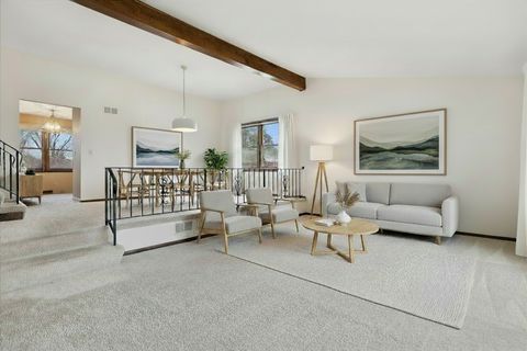 Tiny photo for 43 Inner Circle Drive, Des Plaines, IL 60016 (MLS # 12584254)