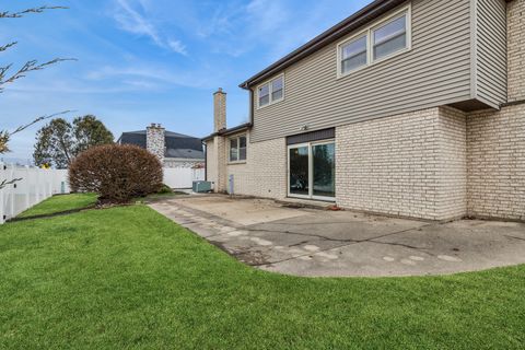 Tiny photo for 43 Inner Circle Drive, Des Plaines, IL 60016 (MLS # 12584254)