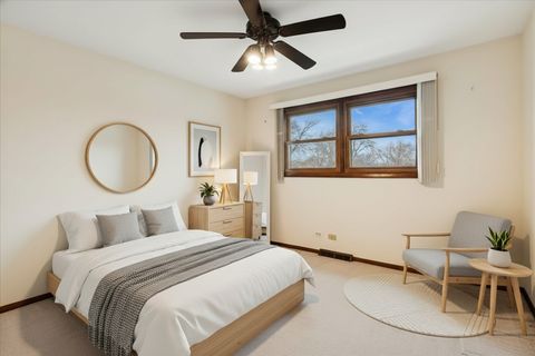 Tiny photo for 43 Inner Circle Drive, Des Plaines, IL 60016 (MLS # 12584254)