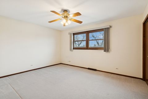 Tiny photo for 43 Inner Circle Drive, Des Plaines, IL 60016 (MLS # 12584254)