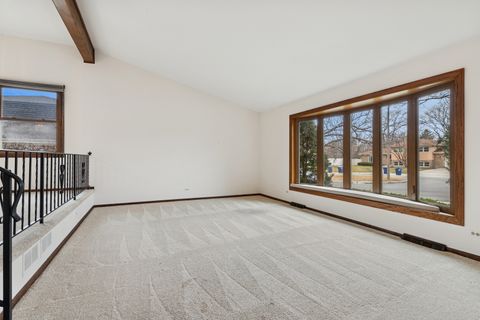 Tiny photo for 43 Inner Circle Drive, Des Plaines, IL 60016 (MLS # 12584254)