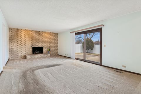 Tiny photo for 43 Inner Circle Drive, Des Plaines, IL 60016 (MLS # 12584254)