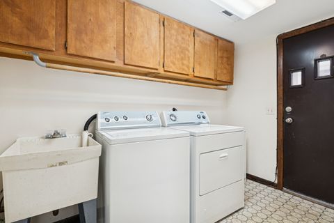 Tiny photo for 43 Inner Circle Drive, Des Plaines, IL 60016 (MLS # 12584254)