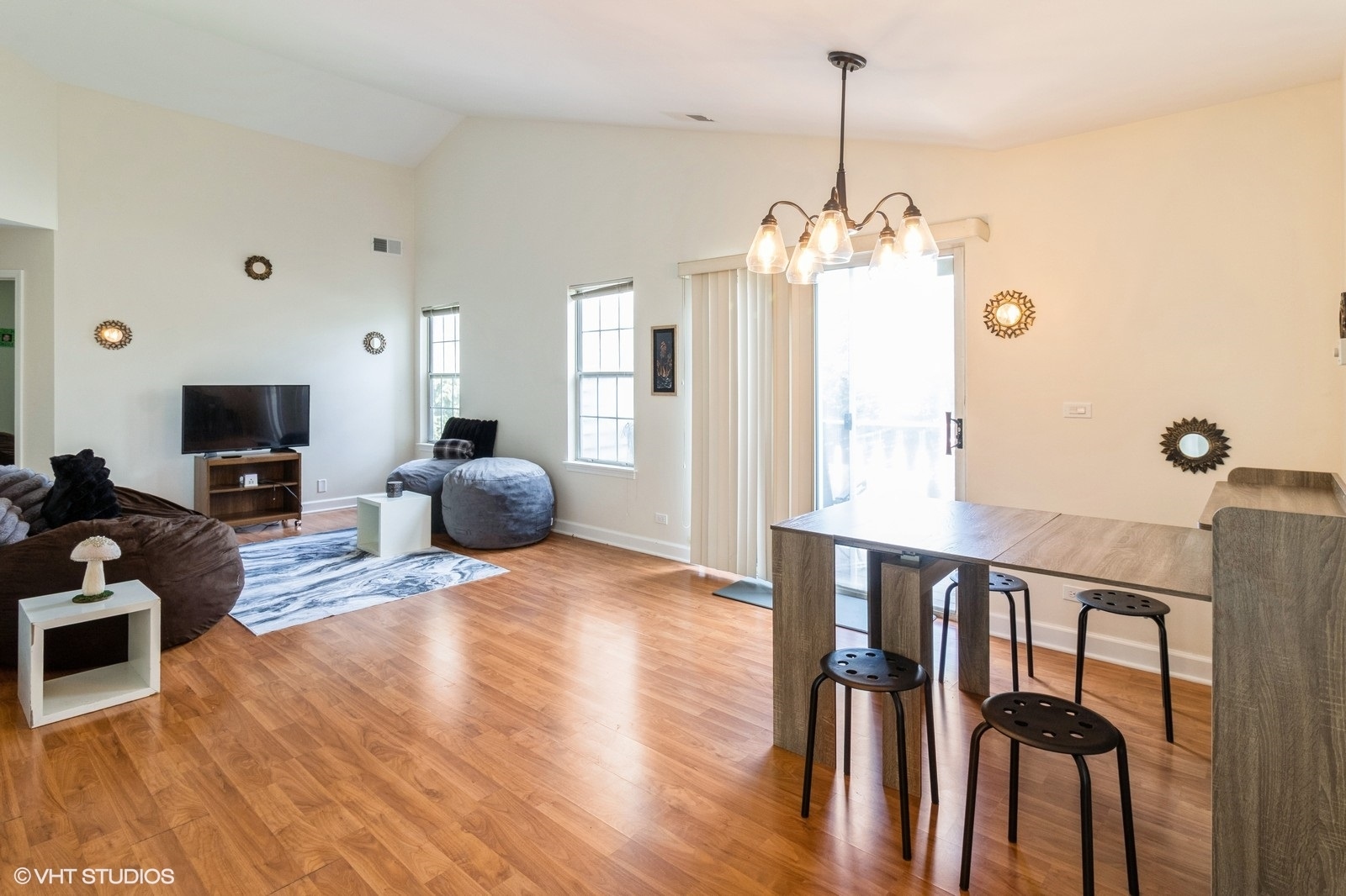 1081 Lakewood Circle