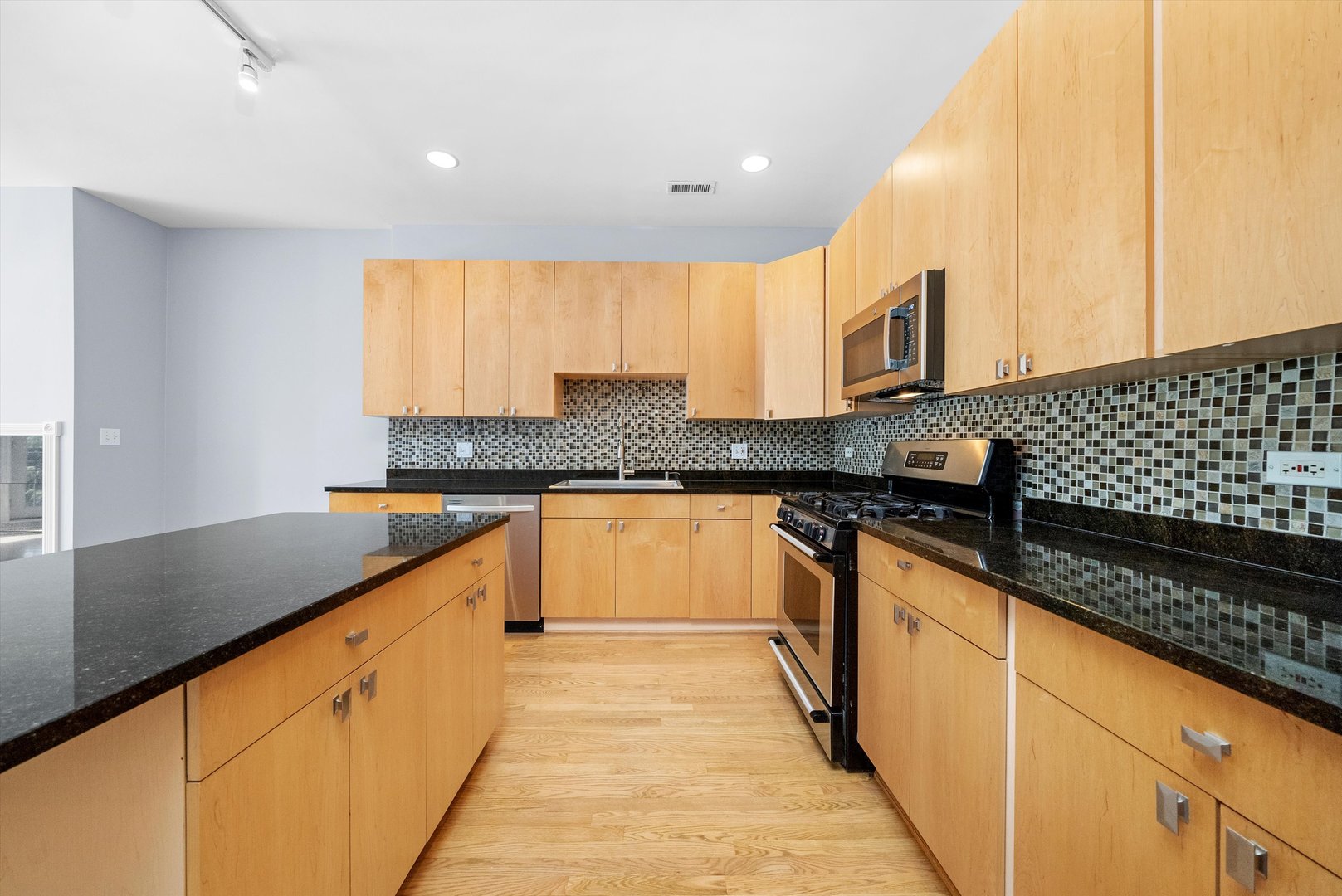 2236 W Armitage Avenue 303