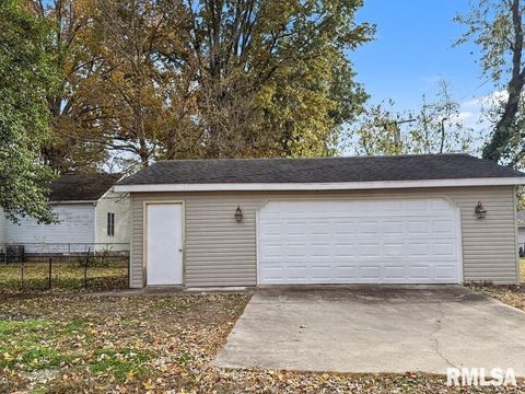 Tiny photo for 501 S 7TH Street, Herrin, IL 62948 (MLS # QC4269310)
