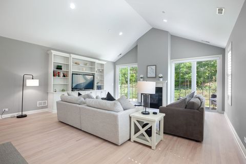 Tiny photo for 2162 Washington Drive #2162, Northbrook, IL 60062 (MLS # 12469950)