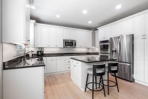 Tiny photo for 2162 Washington Drive #2162, Northbrook, IL 60062 (MLS # 12469950)
