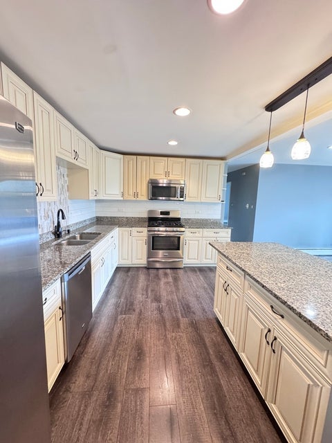 Tiny photo for 9540 Mayfield Avenue #303S, Oak Lawn, IL 60453 (MLS # 12798138)