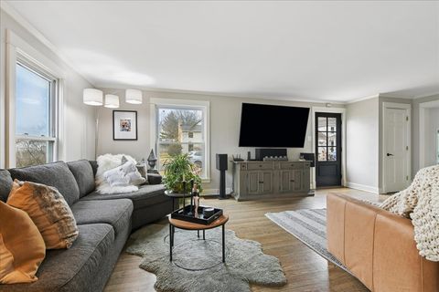 Tiny photo for 1334 S 5th Street, St. Charles, IL 60174 (MLS # 12584179)