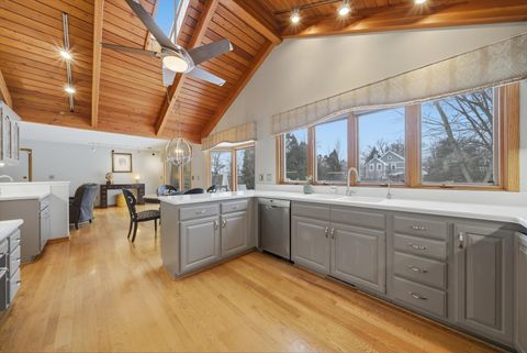 Tiny photo for 320 W Russell Street, Barrington, IL 60010 (MLS # 12514150)