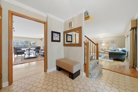 Tiny photo for 320 W Russell Street, Barrington, IL 60010 (MLS # 12514150)