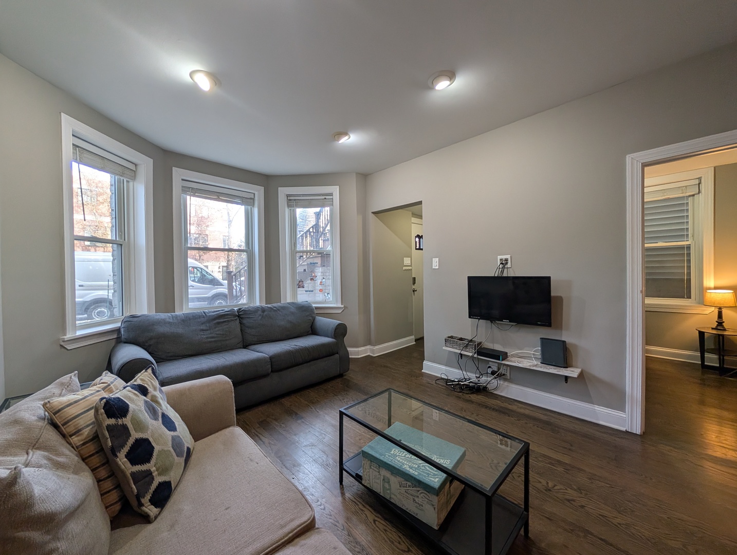 1911 W Addison Street 1