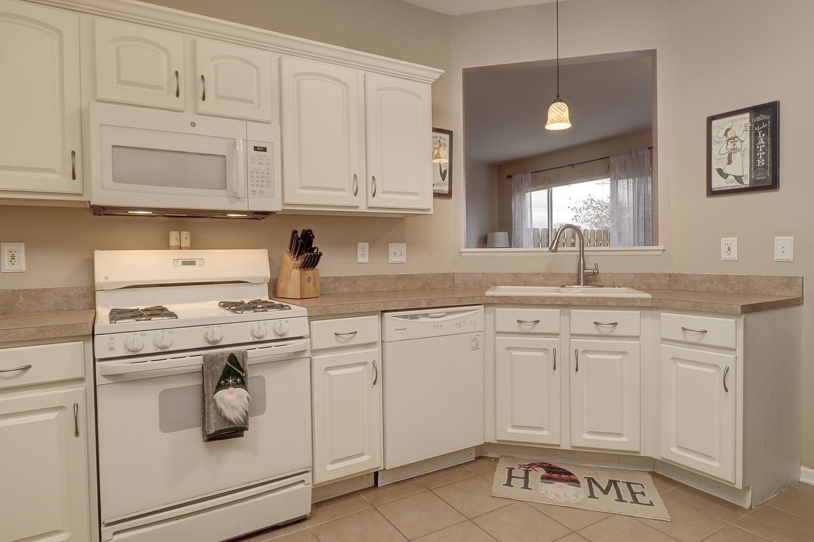 1811 S Wentworth Circle