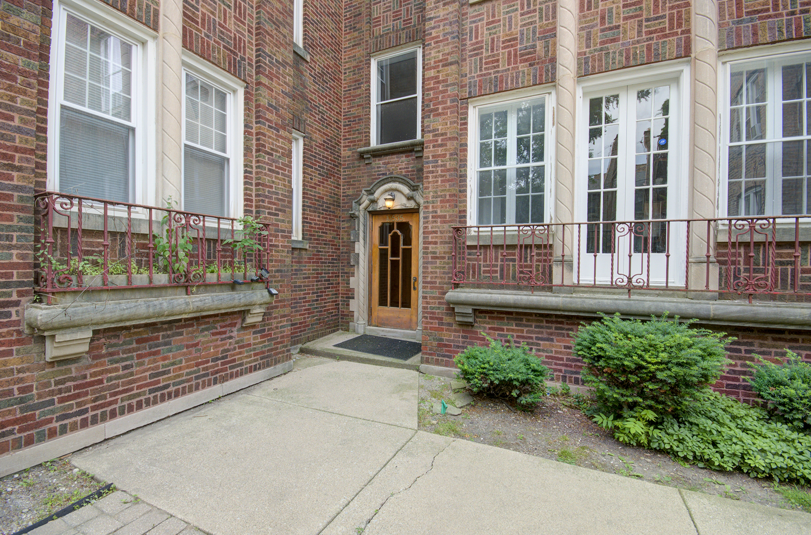 10535 S Hale Avenue 1W