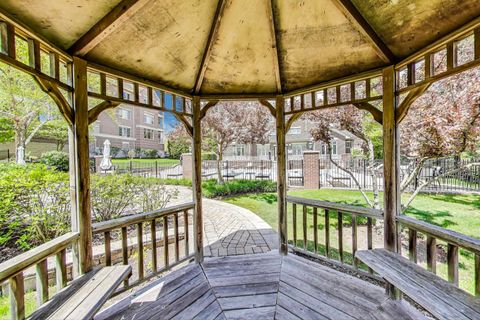 Tiny photo for 425 Village Green #213, Lincolnshire, IL 60069 (MLS # 12505009)