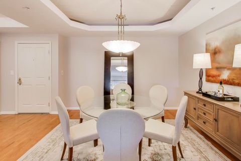 Tiny photo for 425 Village Green #213, Lincolnshire, IL 60069 (MLS # 12505009)