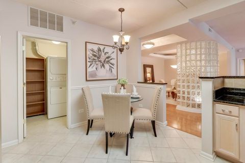 Tiny photo for 425 Village Green #213, Lincolnshire, IL 60069 (MLS # 12505009)