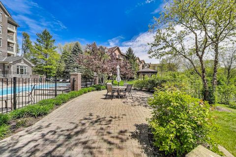 Tiny photo for 425 Village Green #213, Lincolnshire, IL 60069 (MLS # 12505009)