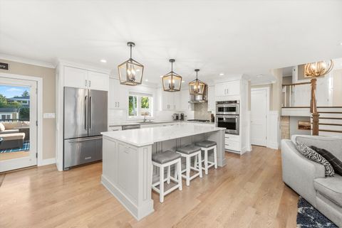 Tiny photo for 142 E QUINCY Street, Elmhurst, IL 60126 (MLS # 12519877)