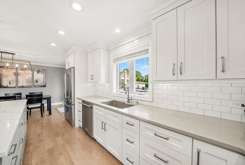 Tiny photo for 142 E QUINCY Street, Elmhurst, IL 60126 (MLS # 12519877)