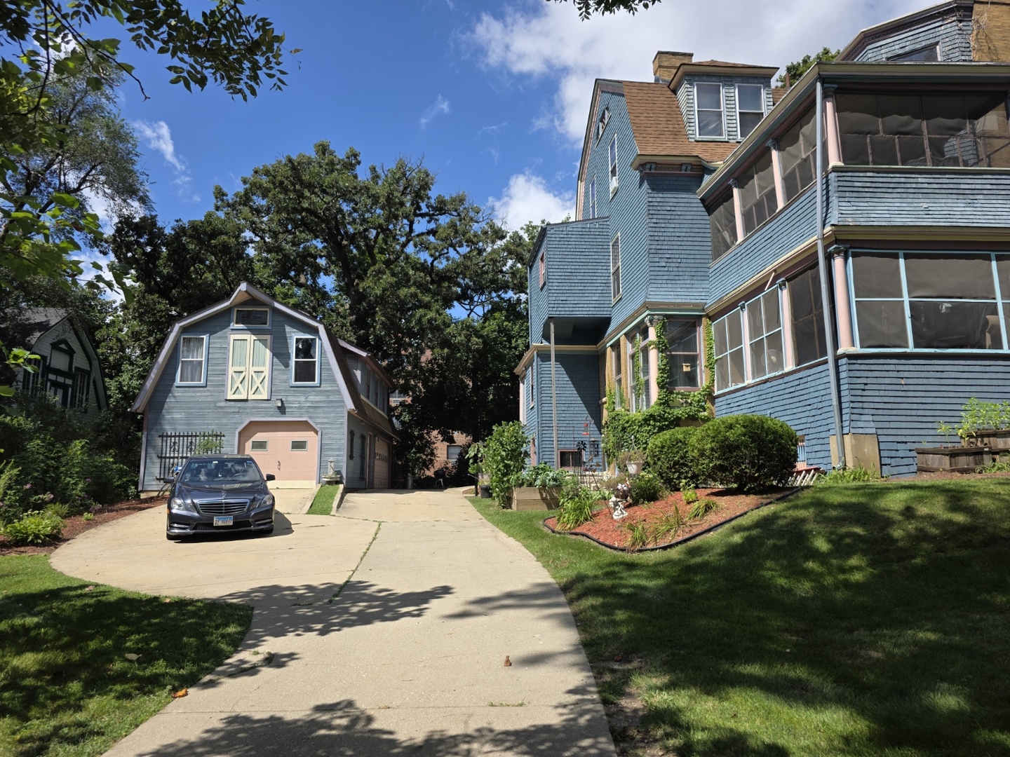 705 W Highland Avenue