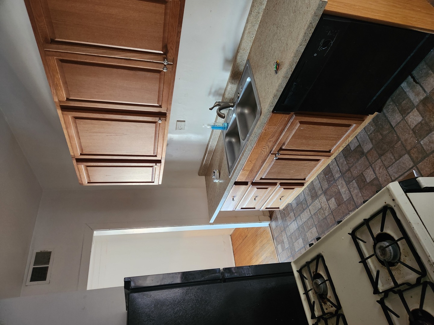 905 W Irving Park Road 2