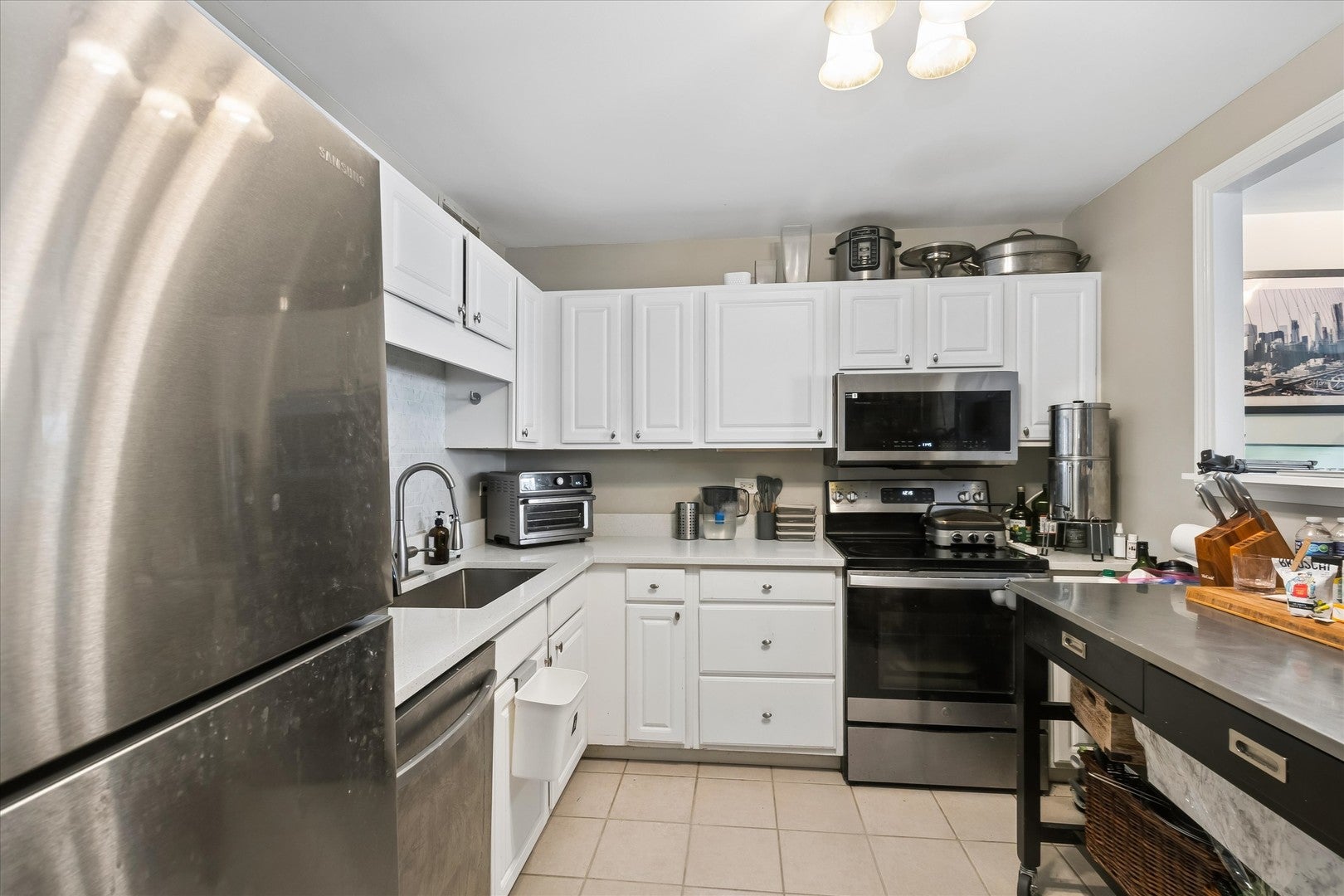 211 E Ohio Street 2208