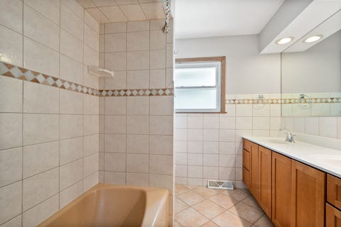 Tiny photo for 600 FLORENCE Drive, Park Ridge, IL 60068 (MLS # 12735930)