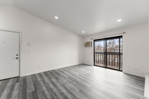 Tiny photo for 651 N Virginia Road #328, Crystal Lake, IL 60014 (MLS # 12621211)