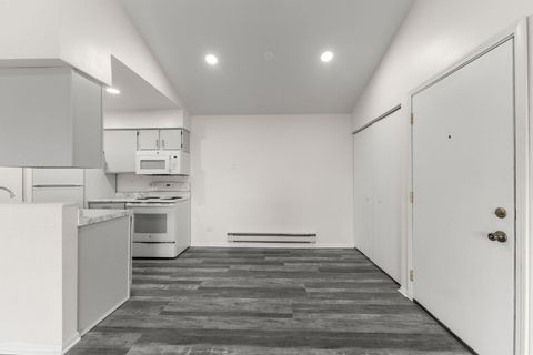 Tiny photo for 651 N Virginia Road #328, Crystal Lake, IL 60014 (MLS # 12621211)