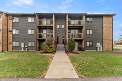 Photo of 651 N Virginia Road #328, Crystal Lake, IL 60014 (MLS # 12621211)