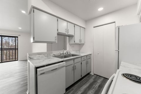 Tiny photo for 651 N Virginia Road #328, Crystal Lake, IL 60014 (MLS # 12621211)