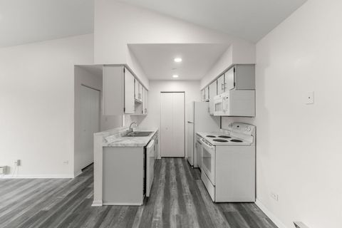 Tiny photo for 651 N Virginia Road #328, Crystal Lake, IL 60014 (MLS # 12621211)