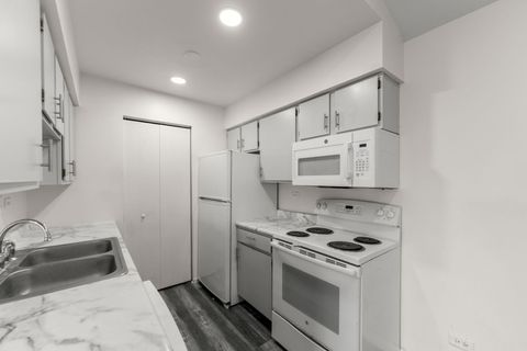 Tiny photo for 651 N Virginia Road #328, Crystal Lake, IL 60014 (MLS # 12621211)