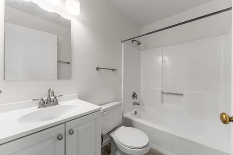 Tiny photo for 651 N Virginia Road #328, Crystal Lake, IL 60014 (MLS # 12621211)