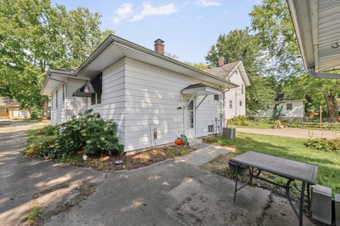 Tiny photo for 1509 W Clark Street, Champaign, IL 61821 (MLS # 12759951)