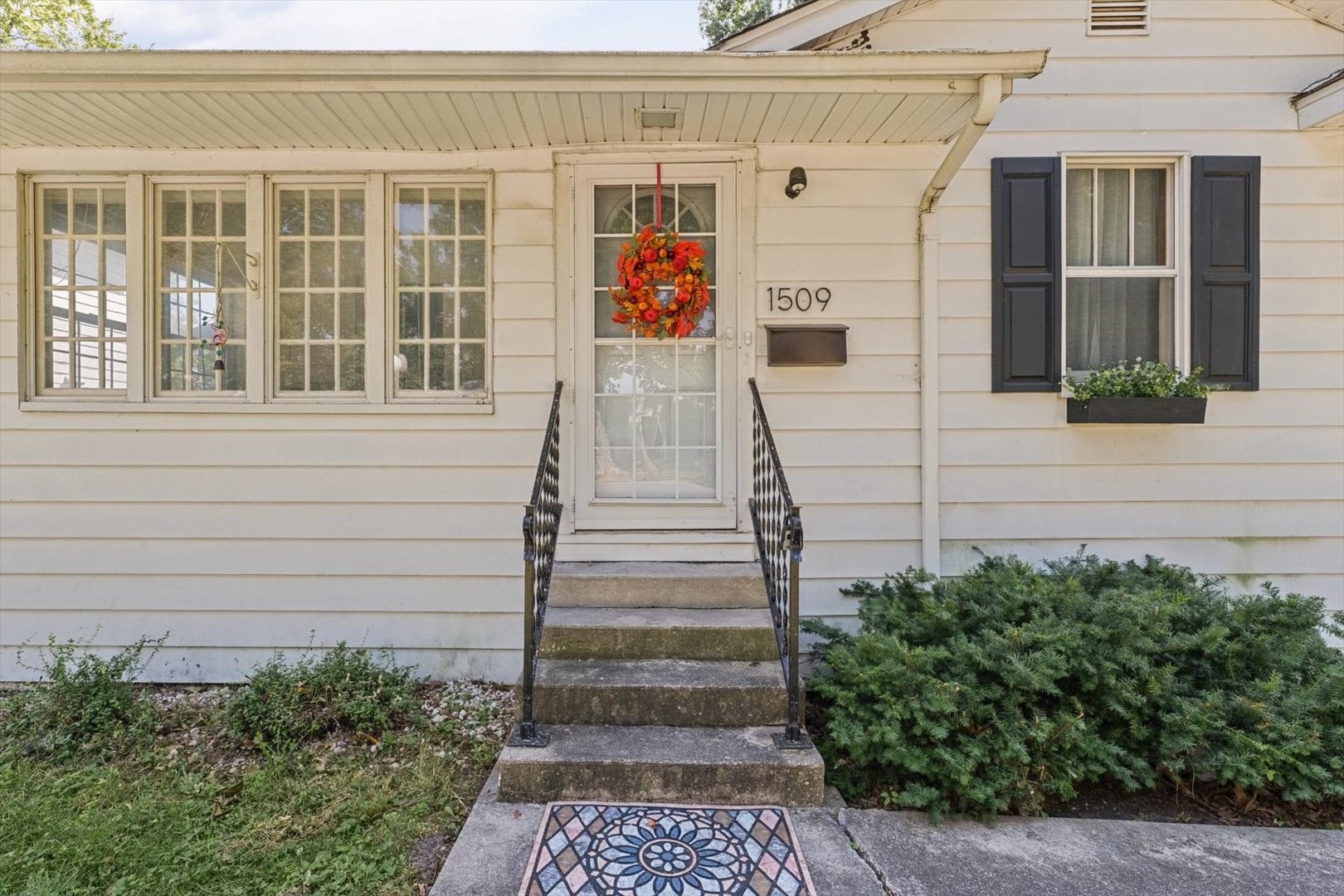 1509 W Clark Street