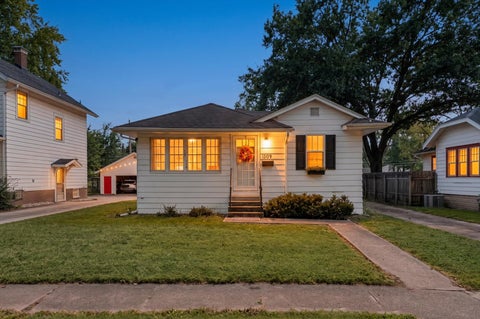 Photo of 1509 W Clark Street, Champaign, IL 61821 (MLS # 12759951)
