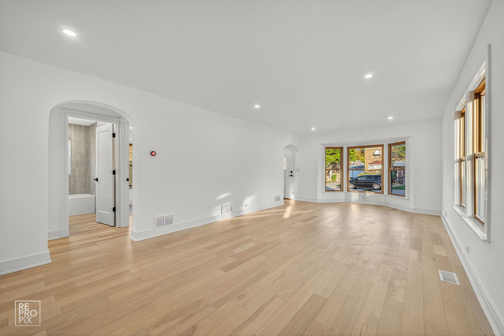 5044 N Merrimac Avenue