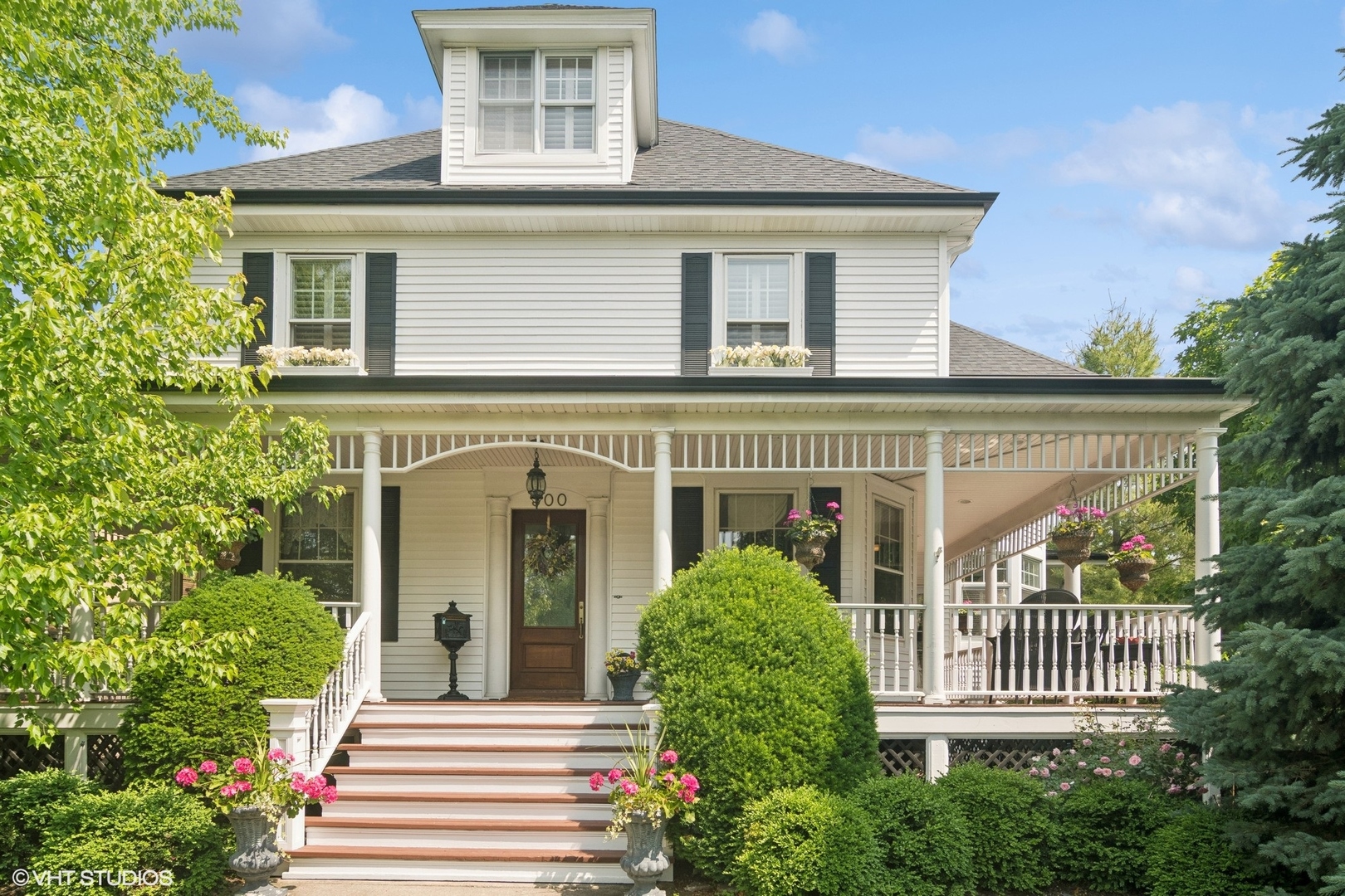 300 E Euclid Avenue